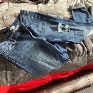 Destroyed jeans